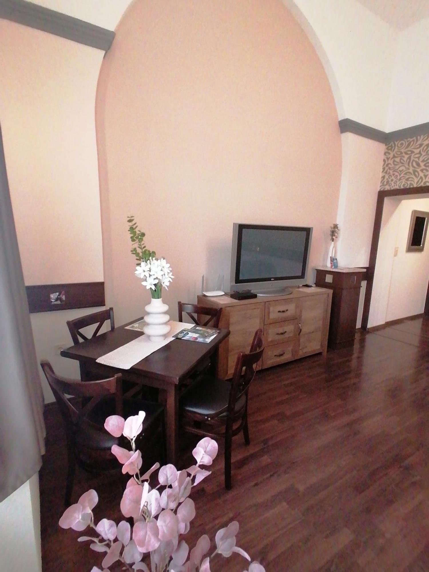 Mohacs Korona Apartman Exterior photo